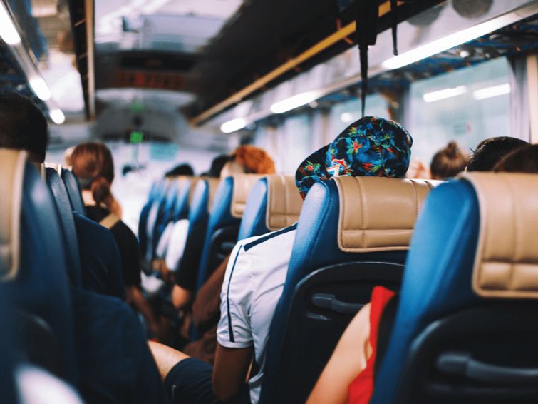 سفر کم هزینه با اتوبوس و قطار