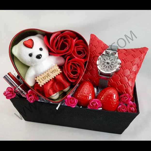 خرید پک هدیه و باکس گل برای تولد و ولنتاین در گلمون