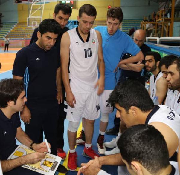 سرمربی تیم بسکتبال شهرداری قزوین2