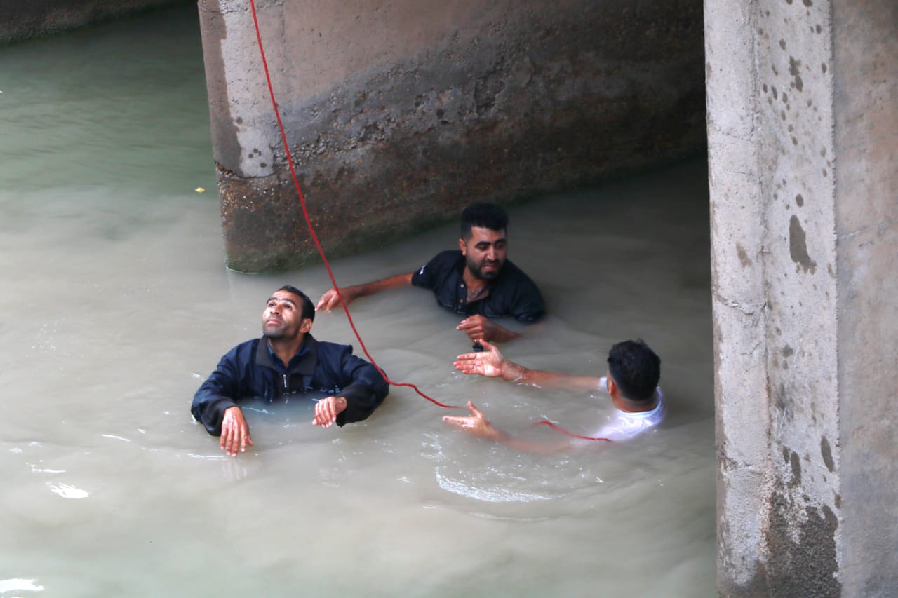 سقوط پراید در کانال آب جاده آبادان به اهواز