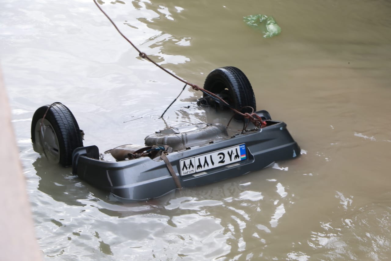 سقوط پراید در کانال آب جاده آبادان به اهواز