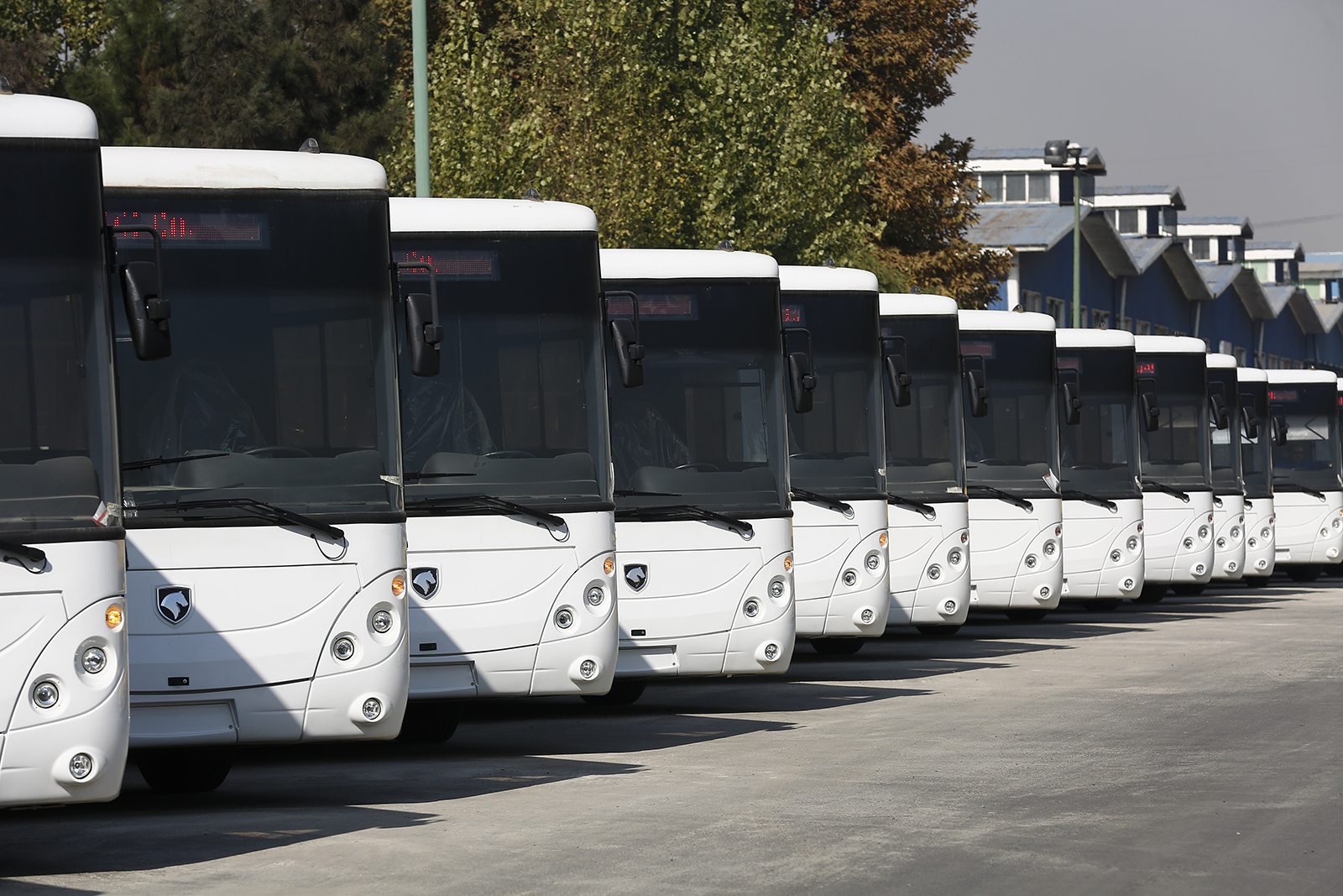 واگذاری پانصد دستگاه اتوبوس ، ون و بیل مکانیکی به ناوگان  حمل و نقل شهری 