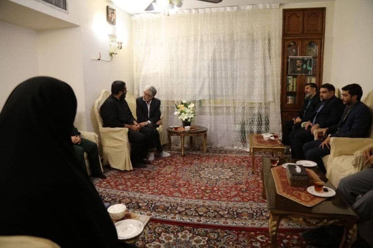 دیدار رئیس شورای ائتلاف با خانواده شهید سلمان امیراحمدی/ حدادعادل:  دشمن در صدد کشته سازی و ایجاد هیجان بود