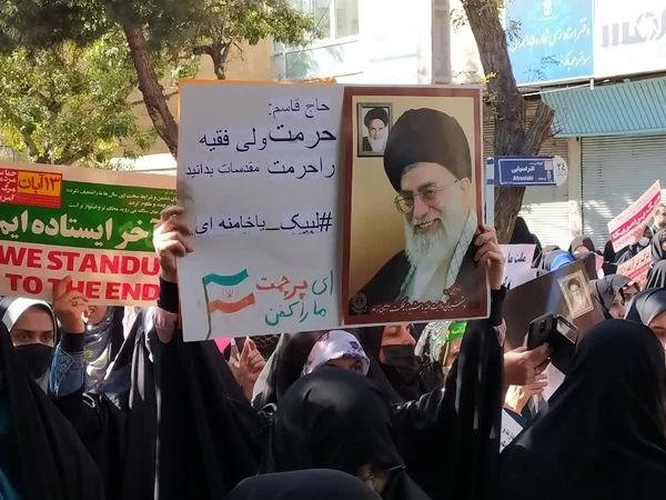 خروش مردم دارالمجاهدین همدان در راهپیمایی 13 آبان