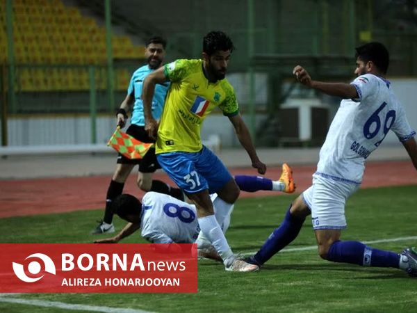 دیدار تیم های فوتبال صنعت نفت  - گل گهر