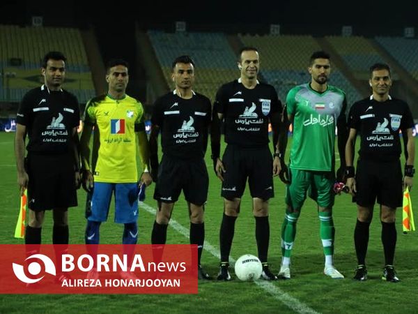 دیدار تیم های فوتبال صنعت نفت - استقلال