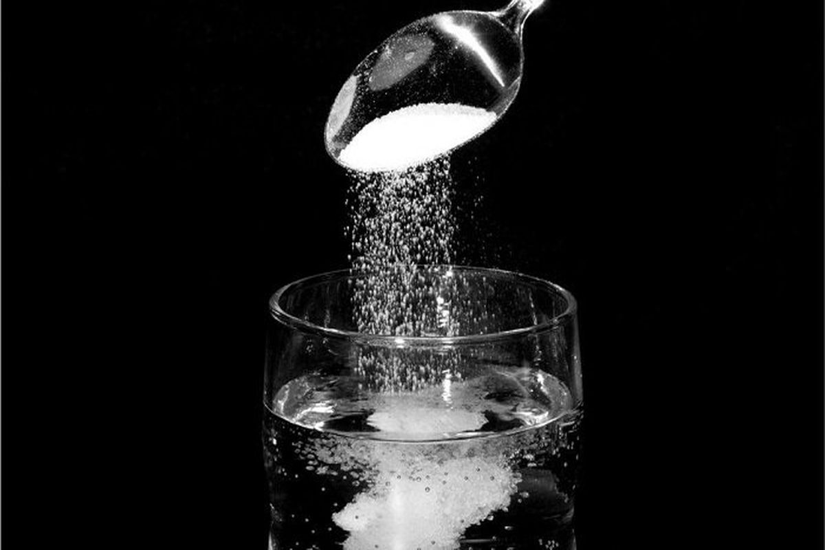 خواص شگفت انگیز خوردن آب نمک به صورت ناشتا و هر روزه!
