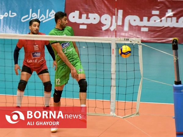 دیدار تیم های والیبال شهرداری ارومیه - لبنیات هراز آمل