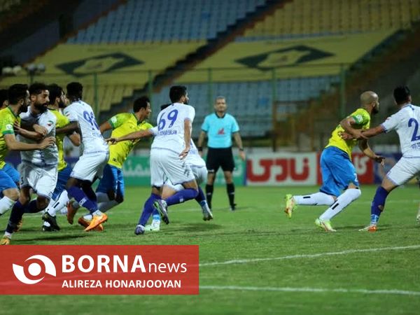 دیدار تیم های فوتبال صنعت نفت  - گل گهر