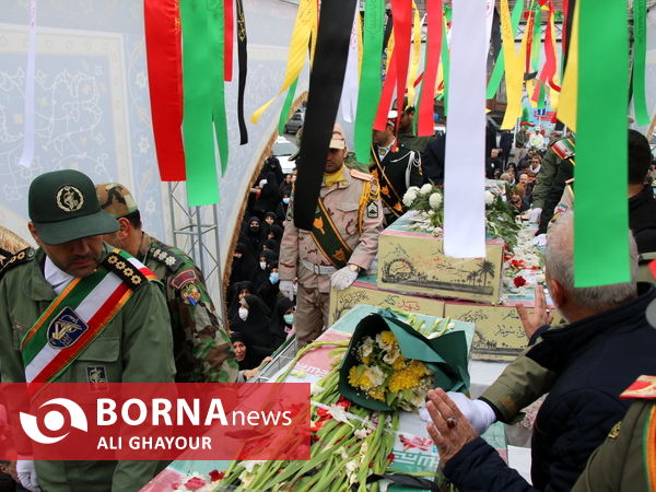 تشییع پیکر شش شهید گمنام در ارومیه همزمان با سالروز شهادت حضرت زهرا 