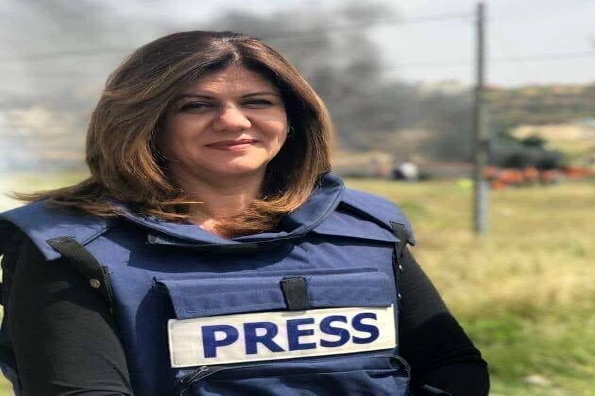 خبرنگاران رسانه های خارجی مستقر در تهران ضمن محکومیت شهادت شیرین ابوعاقله، بیانیه‌ای صادر کردند