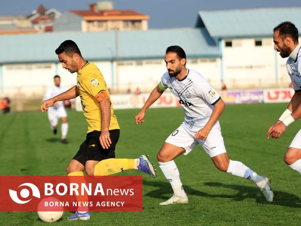 دیدار تیم های فوتبال ملوان  بندرانزلی _ سپاهان اصفهان