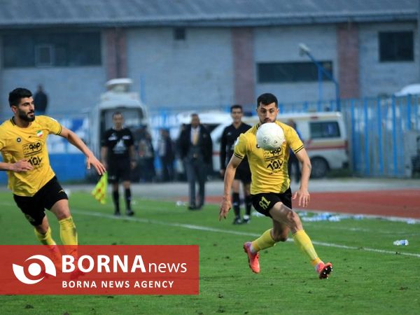 دیدار تیم های فوتبال ملوان  بندرانزلی _ سپاهان اصفهان