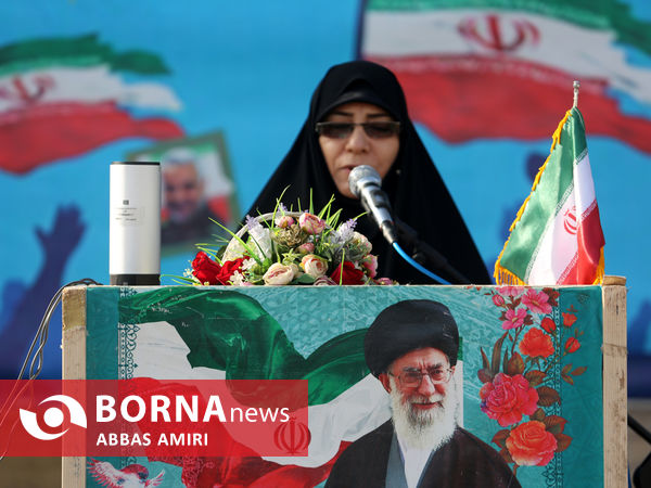 دیدار نماینده ولی فقیه در فارس با همکلاسی های دانش آموز شهید ترور شاهچراغ(ع)