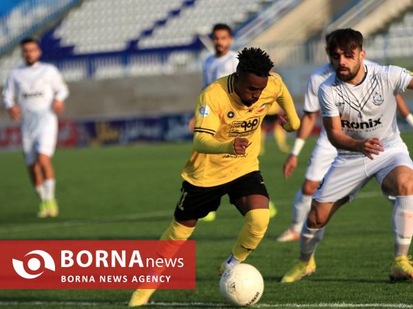 دیدار تیم های فوتبال ملوان  بندرانزلی _ سپاهان اصفهان