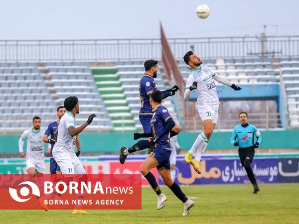 دیدار تیم های فوتبال آلومینیوم - گل گهر