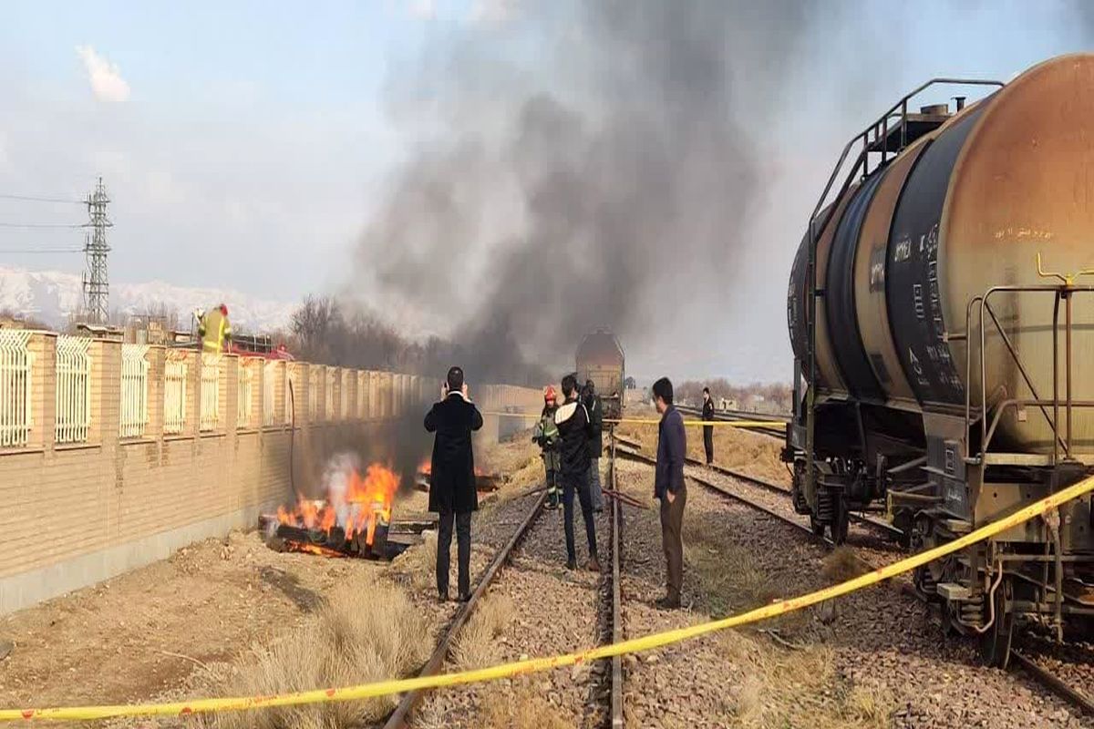 رزمایش عملیاتی خروج قطار باری حامل سوخت در ایستگاه راه آهن قزوین برگزار شد