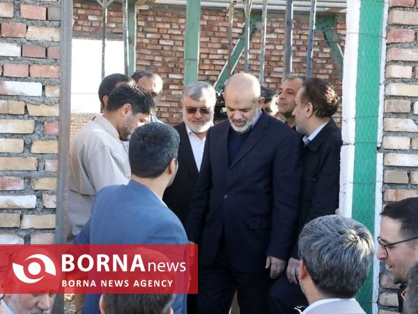 بازدید وزیر کشور از روند بازسازی مناطق زلزله زده خوی 