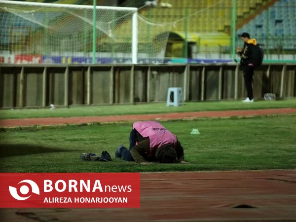 دیدار تیم های فوتبال صنعت نفت  - گل گهر