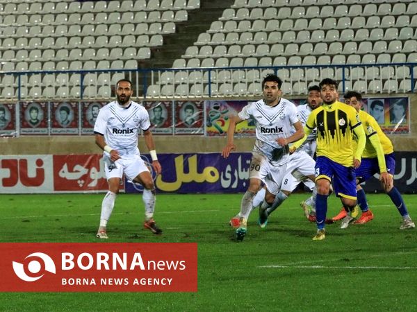 دیدار تیم های فوتبال ملوان  بندرانزلی _نفت مسجد سلیمان 