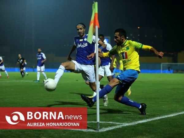 دیدار تیم های فوتبال صنعت نفت - استقلال