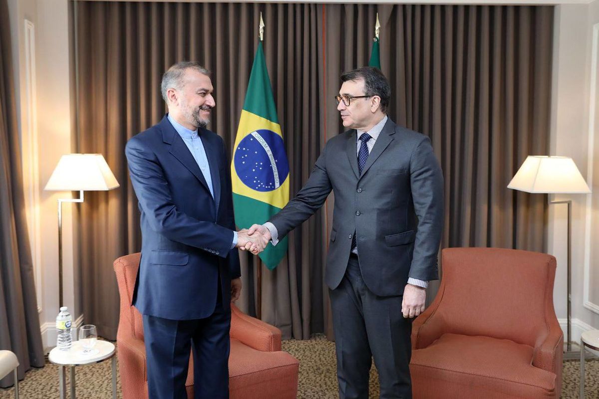 تاکید وزیر امور خارجه ایران بر توسعه مناسبات اقتصادی با برزیل