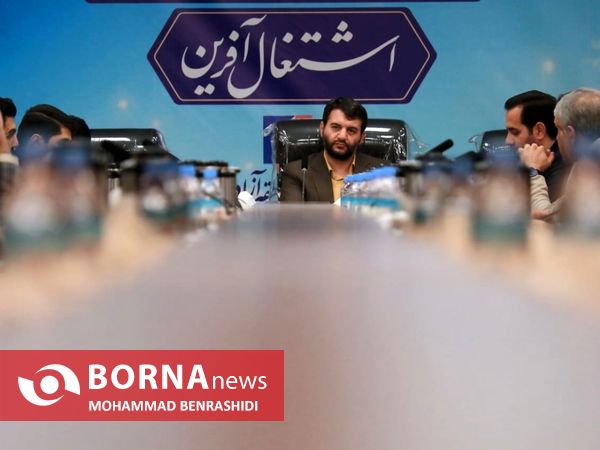 نشست دبیر شورایعالی مناطق آزاد با فعالان فرهنگی و اقتصادی اروند