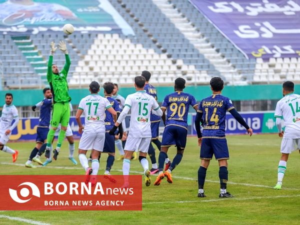 دیدار تیم های فوتبال آلومینیوم - گل گهر