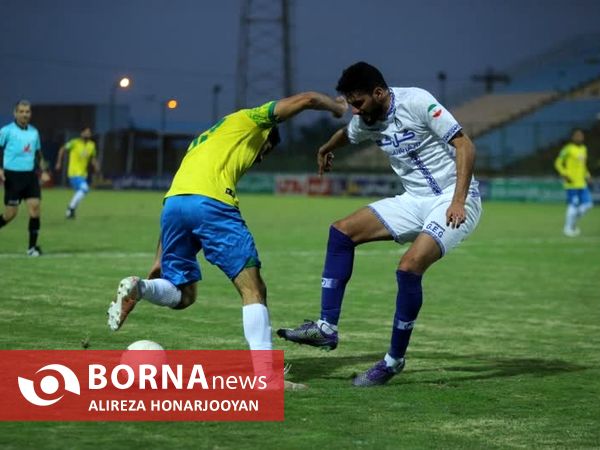 دیدار تیم های فوتبال صنعت نفت  - گل گهر