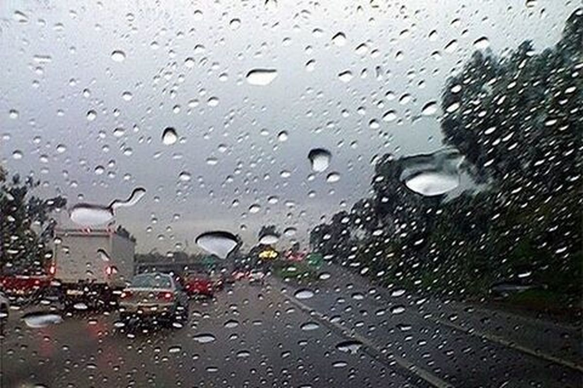 ترافیک سنگین در آزادراه قزوین - کرج/بارش باران در برخی از محورهای اردبیل، گیلان و خراسان رضوی